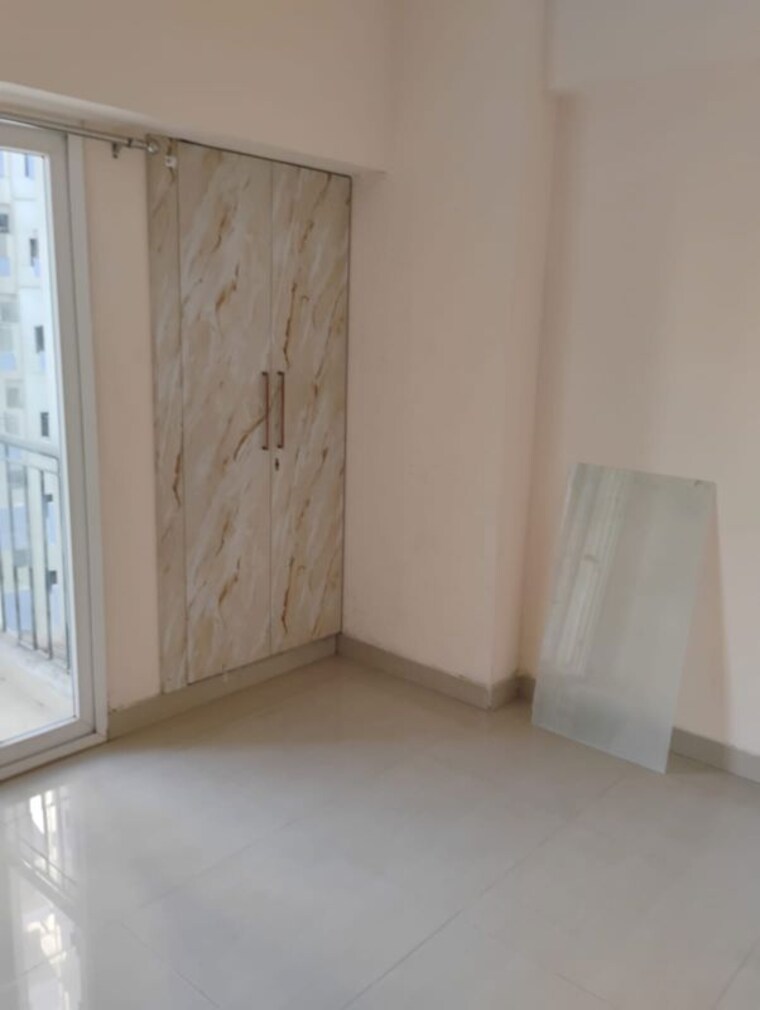 Room, amrapali-dream-valley 1 Bedroom 585 Sq.Ft. Apartment In Tech Zone 4 Greater Noida Greater Noida 10009901