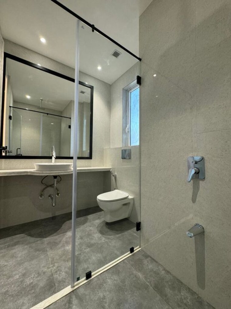 Bathroom, indiabulls-sky-forest 4 Bedroom 4407 Sq.Ft. Apartment In Lower Parel Mumbai 10009878