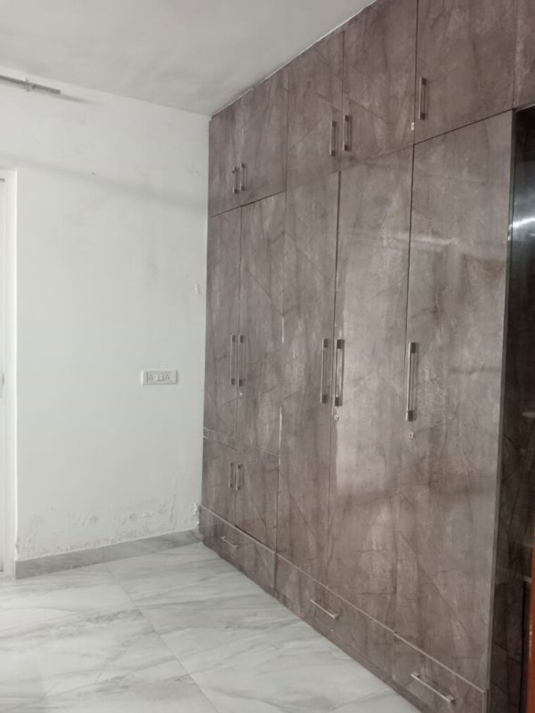 Bathroom, arun-vihar-sector-37 2 Bedroom 1250 Sq.Ft. Apartment In Sector 37 Noida 10009958