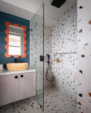 Furnished Amenities in 3 BHK Apartment at DLH Legacy, Juhu – for Rent