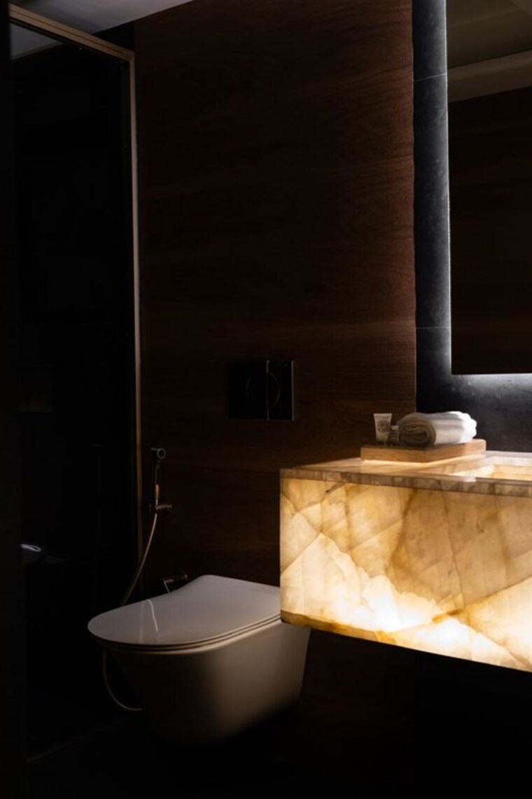 undefined, dlh-legacy 3 Bedroom 1318 Sq.Ft. Apartment In Juhu Mumbai 9887130