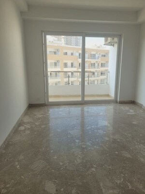 Room in 4 BHK Apartment at SS Linden, Sector 84 – for Rent