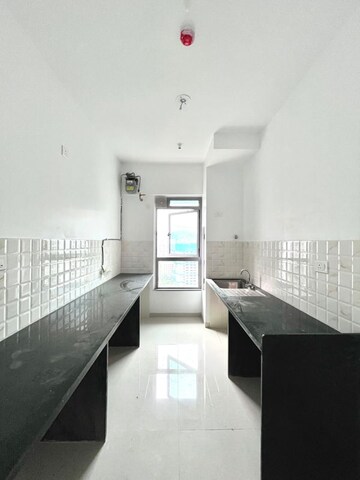 2 BHK Apartment For Rent in Kalpataru Immensa, Kolshet Road