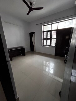 2 BHK + Pooja Room Builder Floor For Rent in Sector 22B