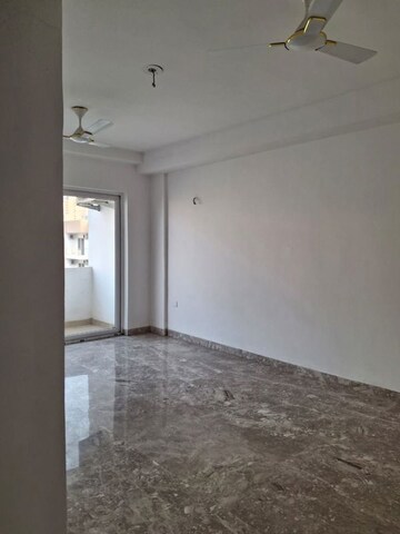 Room in 4 BHK Apartment at SS Linden, Sector 84 – for Sale
