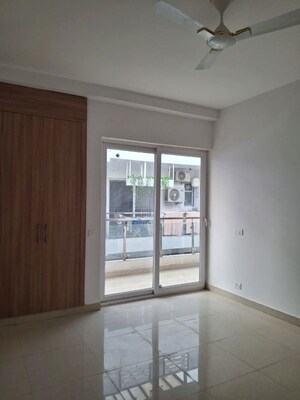Room in 4 BHK Apartment at SS Linden, Sector 84 – for Sale