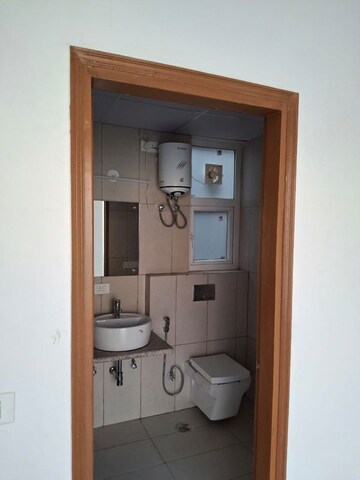 Furnished Amenities in 4 BHK Apartment at SS Linden, Sector 84 – for Sale