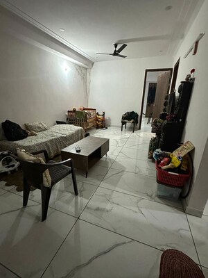 Living Room in 2 BHK Builder Floor at Sector 23 – for Rent