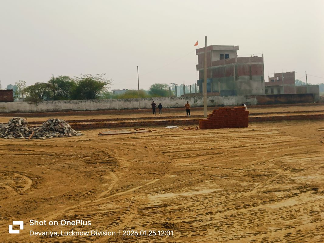 Plot For Sale in Royal City Phase 1