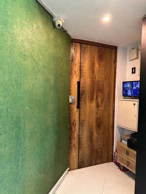 Furnished Amenities in 2 BHK Apartment at Group Seven Rushi Heights, Goregaon East – for Rent