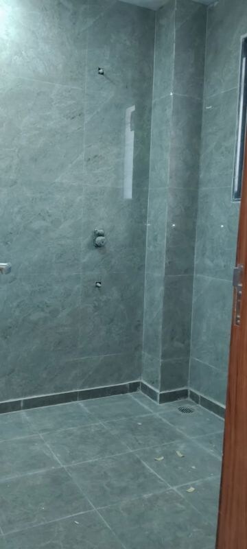 Bathroom in 2 BHK Builder Floor at Sector 23 – for Rent