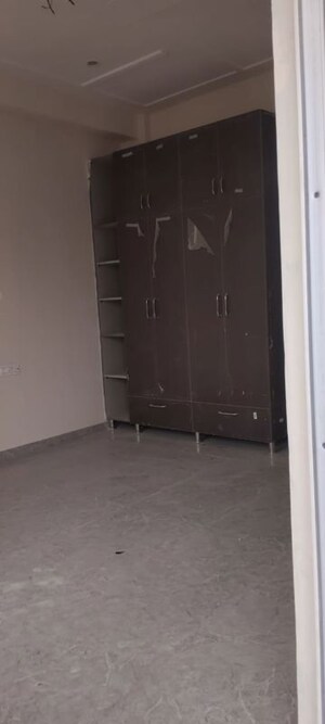 Room in 2 BHK Builder Floor at Sector 23 – for Rent