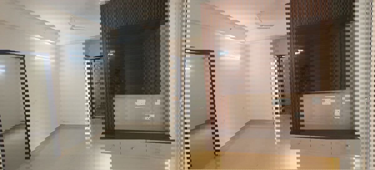 3 BHK 1375 Sq.Ft. Apartment in Amrapali Crystal Homes