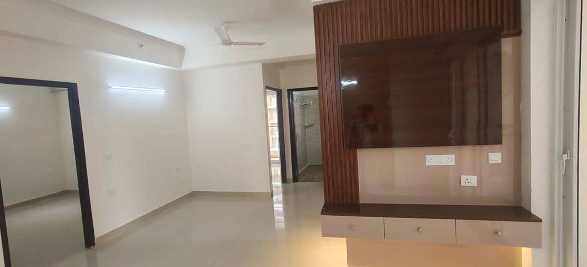 3 BHK Apartment For Rent in Amrapali Crystal Homes
