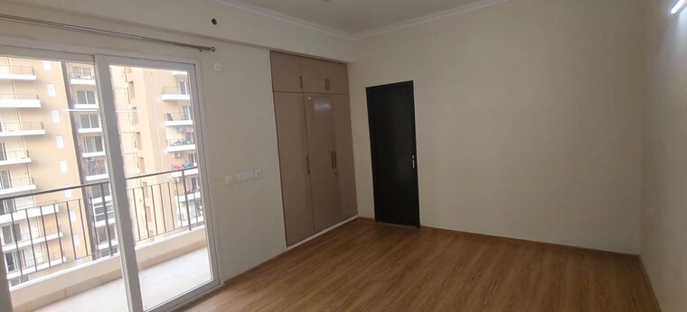 Room, amrapali-crystal-homes 3 Bedroom 1375 Sq.Ft. Apartment In Sector 76 Noida 10010048