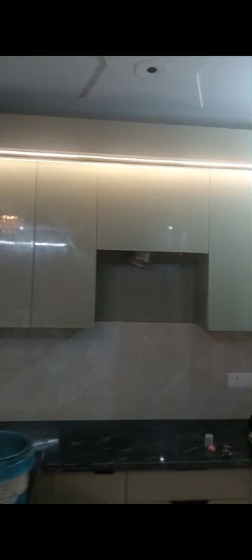 Room in 2 BHK Builder Floor at Harsha City Mall, Shakti Khand 2 – for Rent