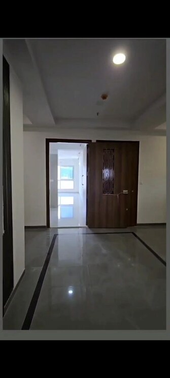 2 BHK Apartment For Rent in Shivdarshan CHS Borivali West in Borivali West, Mumbai