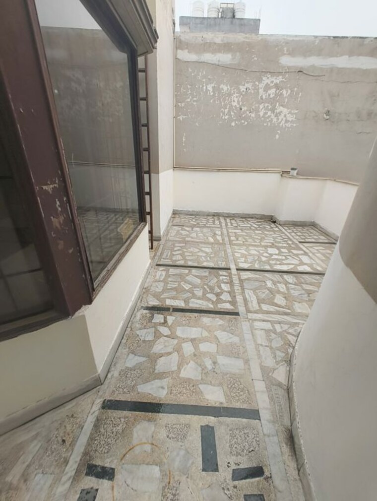 Balcony, palam vihar 2 Bedroom 173 Sq.Yd. Builder Floor In Palam Vihar Gurgaon 10010063