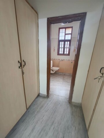 Room in 2 BHK Builder Floor at Palam Vihar – for Rent