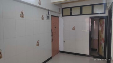 Room in 1.5 BHK Apartment at Parkar Sadan, Chembur – for Rent