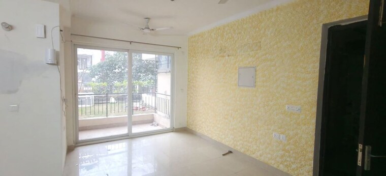 Room, amrapali-crystal-homes 3 Bedroom 1375 Sq.Ft. Apartment In Sector 76 Noida 10010076