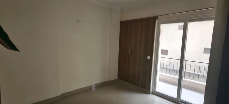 Room, amrapali-crystal-homes 3 Bedroom 1375 Sq.Ft. Apartment In Sector 76 Noida 10010076