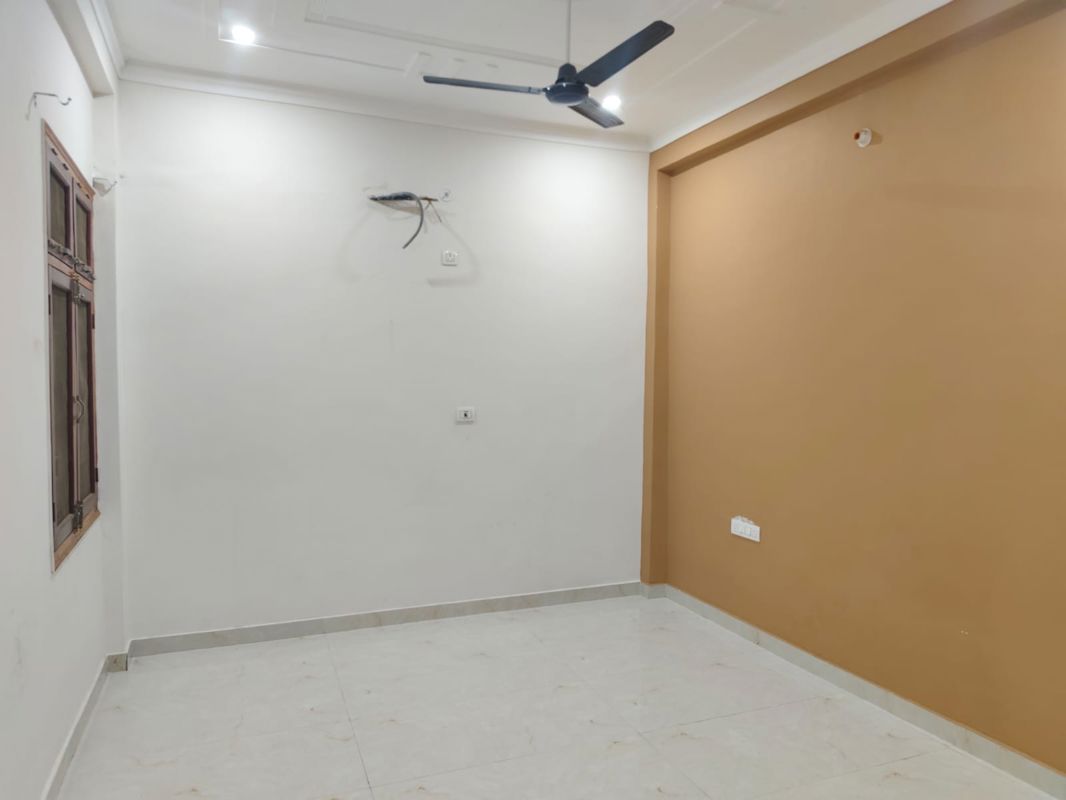 2 BHK + Extra Room Apartment For Rent in ORO City