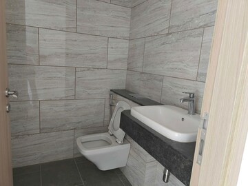 Bathroom in 4 BHK Apartment at Rustomjee Crown, Prabhadevi – for Rent