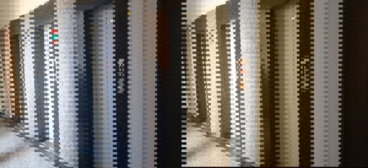 3 BHK 1375 Sq.Ft. Apartment in Amrapali Crystal Homes