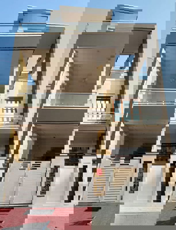 3 BHK + Pooja Room 1800 Sq.Ft. Builder Floor in DLF Vibhuti Khand