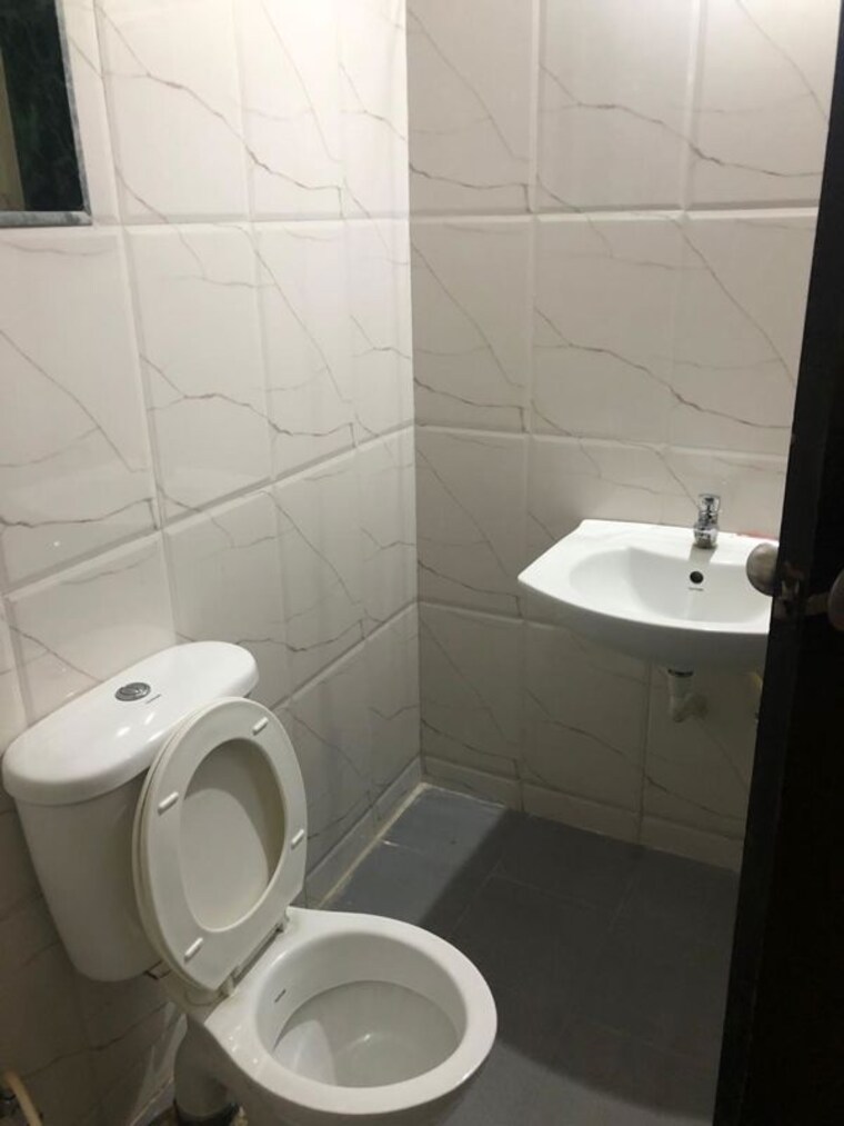 Bathroom, kumar-urban-kul-ecoloch 3 Bedroom 1012 Sq.Ft. Apartment In Mahalunge Pune 10010097