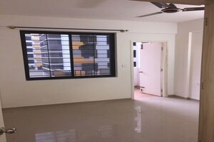 Room in 3 BHK Apartment at Provident Welworth City, Yelahanka – for Rent