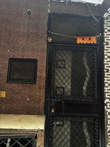 1 BHK Independent House – Entrance View at Sant Nagar - for Rent