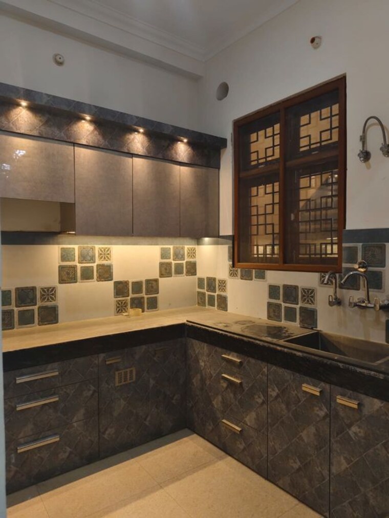Kitchen, oro-city 3 Bedroom 1200 Sq.Ft. Apartment In Jankipuram Lucknow 10010141