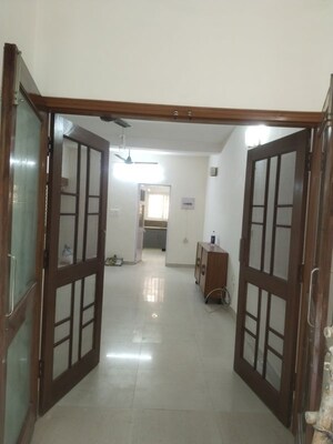 Building Lobby in 3 BHK Apartment at Sarita Vihar Pocket-G RWA, Sarita Vihar – for Rent