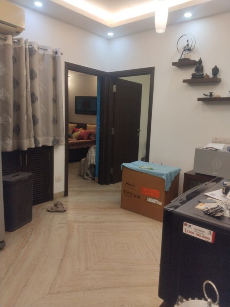 Bedroom, sarita vihar 3 Bedroom 2000 Sq.Ft. Apartment In Sarita Vihar Delhi 9390300