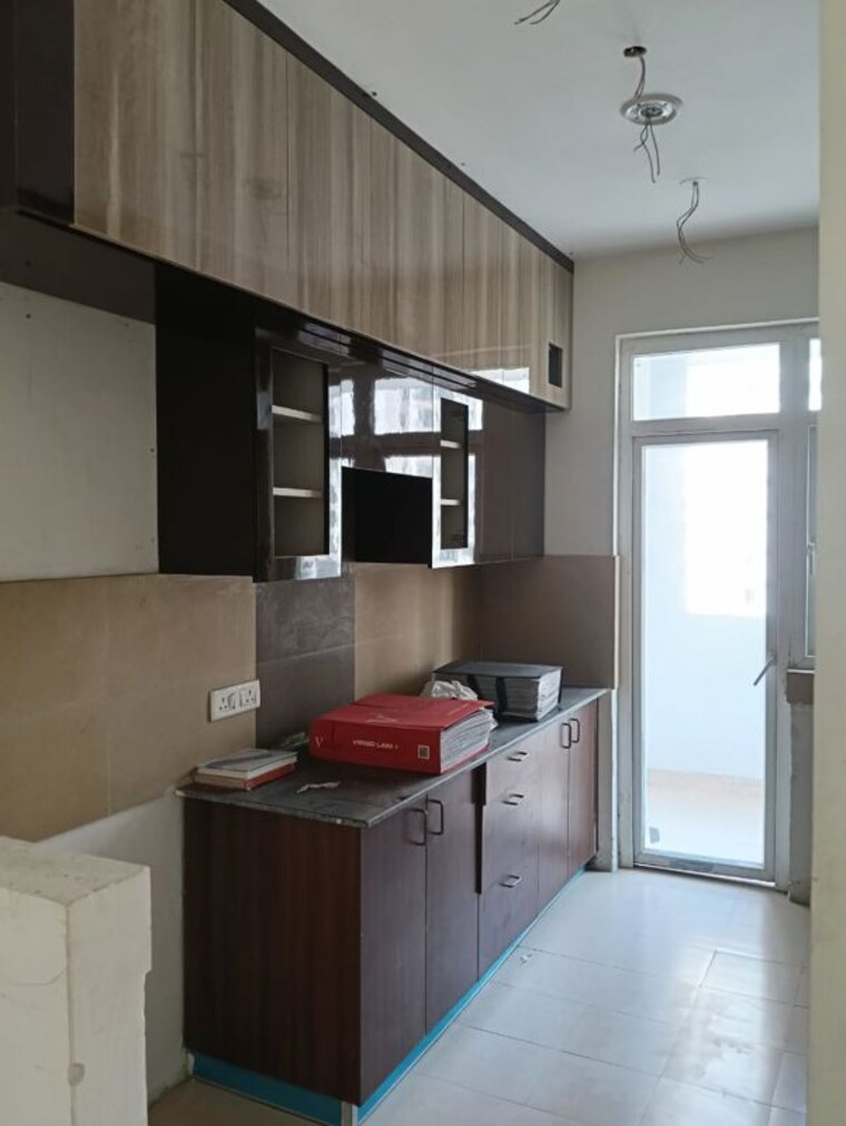 Kitchen, amrapali-heartbeat-city 3 Bedroom 1350 Sq.Ft. Apartment In Sector 107 Noida 10010165