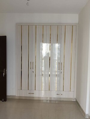 Building Lobby in 3 BHK Apartment at Amrapali Heartbeat City, Sector 107 – for Rent