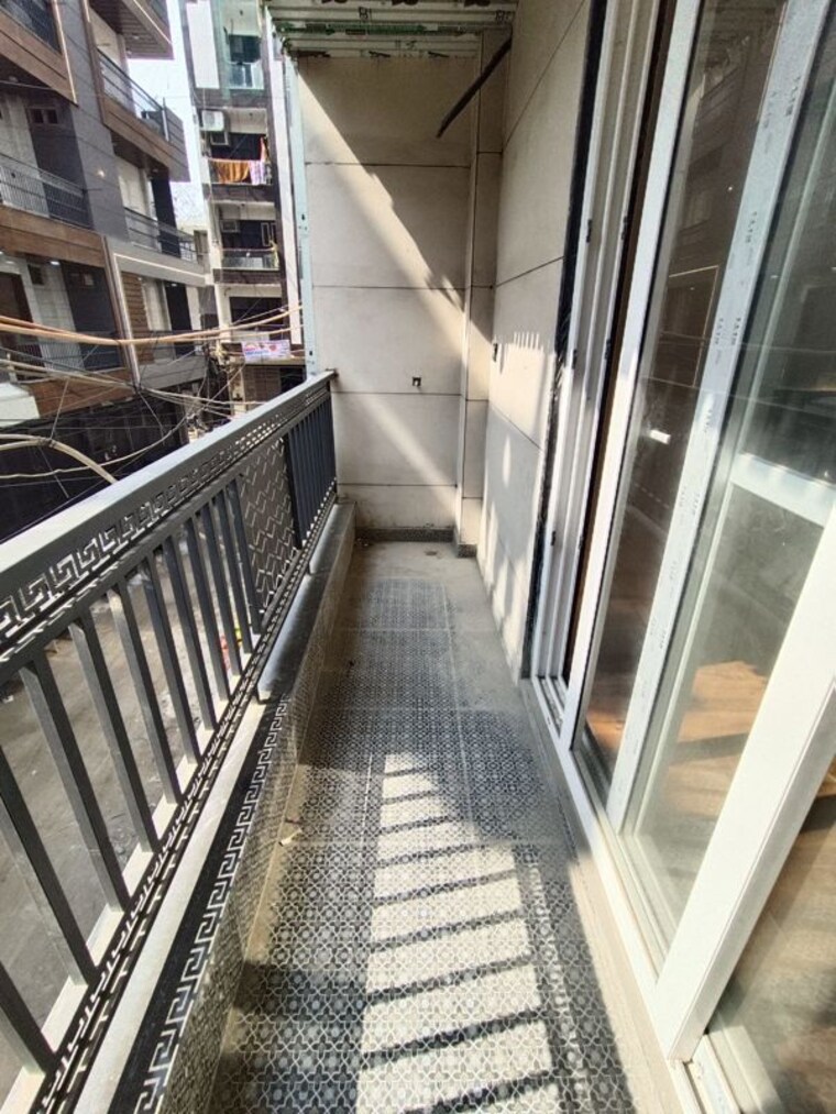 Balcony, uttam nagar 4 Bedroom 130 Sq.Ft. Builder Floor In Uttam Nagar Delhi 10010169
