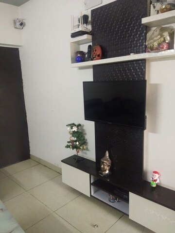 Room in 3 BHK Apartment at Ajnara Klock Tower, Sector 74 – for Rent