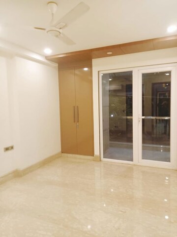 Room in 3.5 BHK Builder Floor at Chittaranjan Park – for Rent