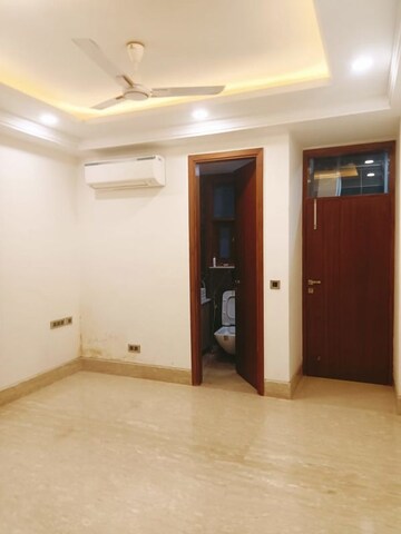 Room in 3.5 BHK Builder Floor at Chittaranjan Park – for Rent