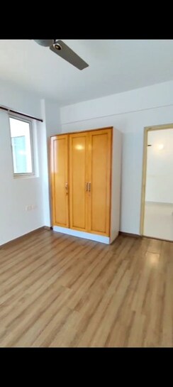 3.5 BHK + Servant Room Apartment For Rent in DLF Gardencity Enclave