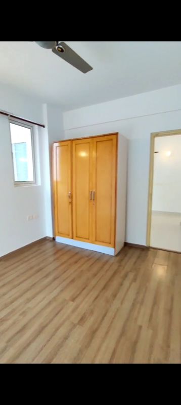 3.5 BHK + Servant Room Apartment For Rent in DLF Gardencity Enclave