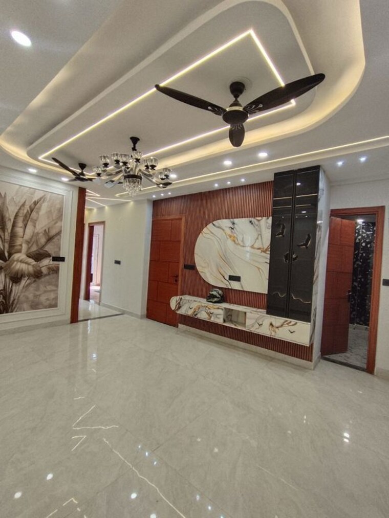 Room, uttam nagar 4 Bedroom 130 Sq.Yd. Builder Floor In Uttam Nagar Delhi 10010203