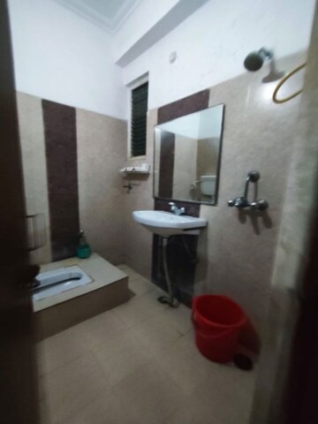 Bathroom in 2 BHK Builder Floor at Gomti Nagar – for Rent