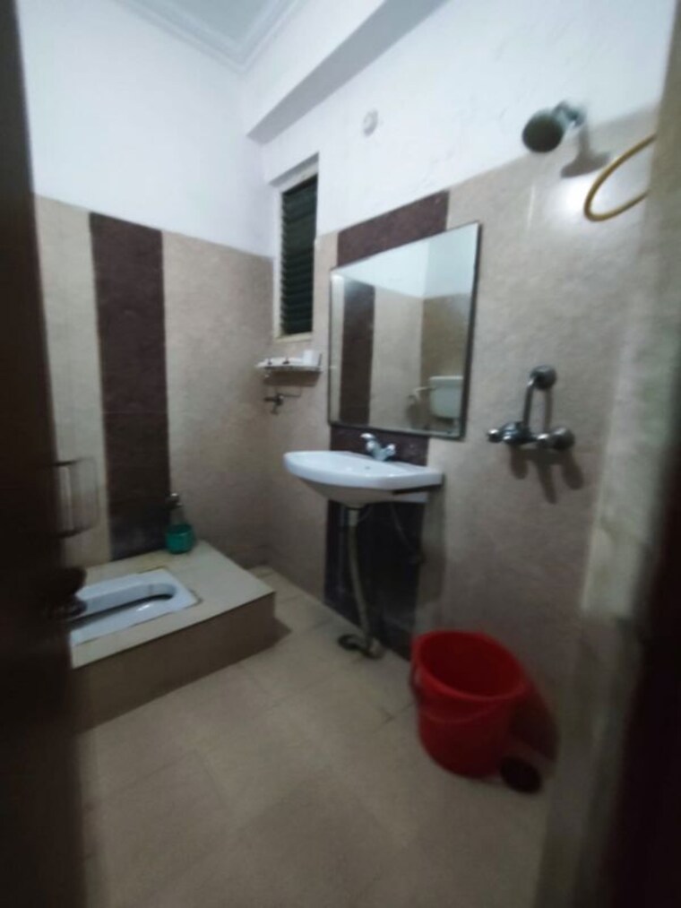 Bathroom, gomti nagar 2 Bedroom 1300 Sq.Ft. Builder Floor In Gomti Nagar Lucknow 10010208