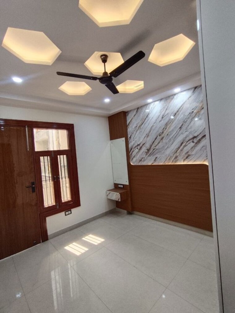 Bedroom, uttam nagar 4 Bedroom 120 Sq.Yd. Builder Floor In Uttam Nagar Delhi 10010235