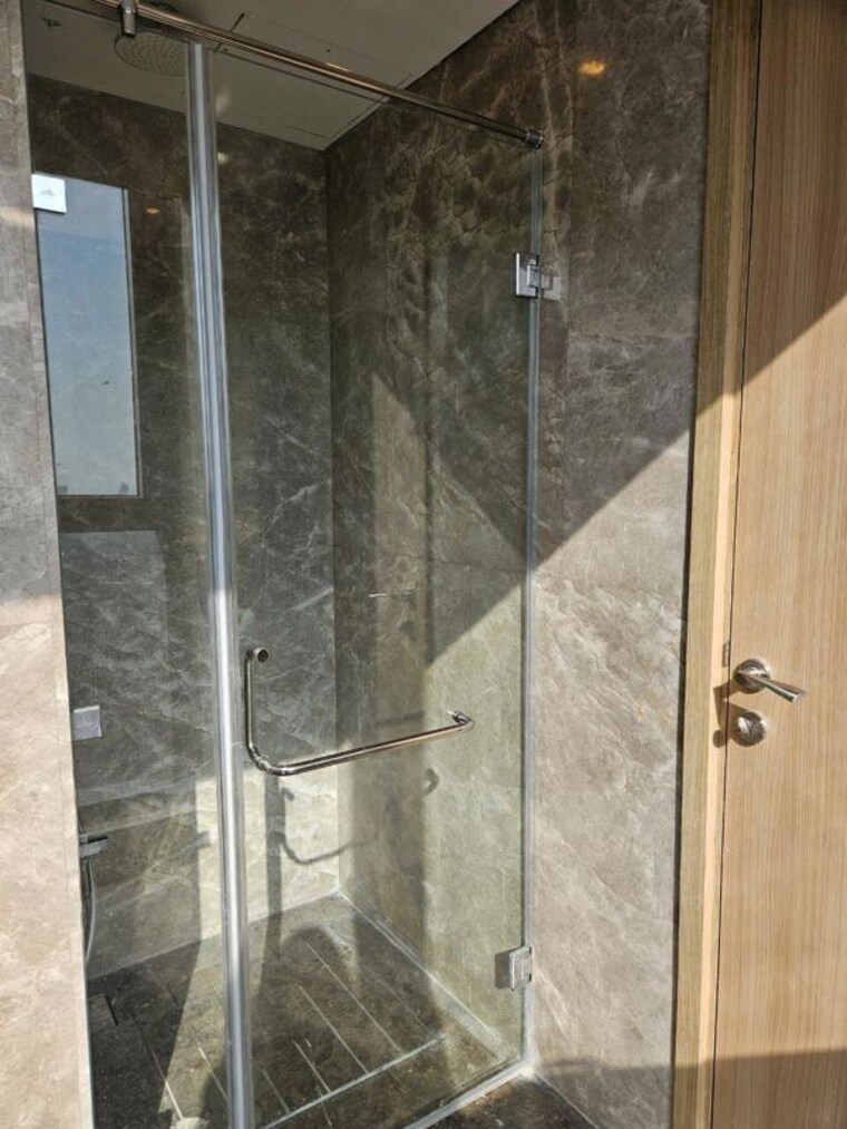 Bathroom, rustomjee-crown 4 Bedroom 2560 Sq.Ft. Apartment In Prabhadevi Mumbai 10010240