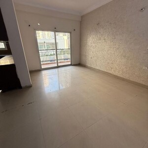 Room in 3 BHK Apartment at Antriksh Golf View, Sector 78 – for Rent